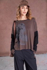 Naya Placement Print Top Contrast Binding