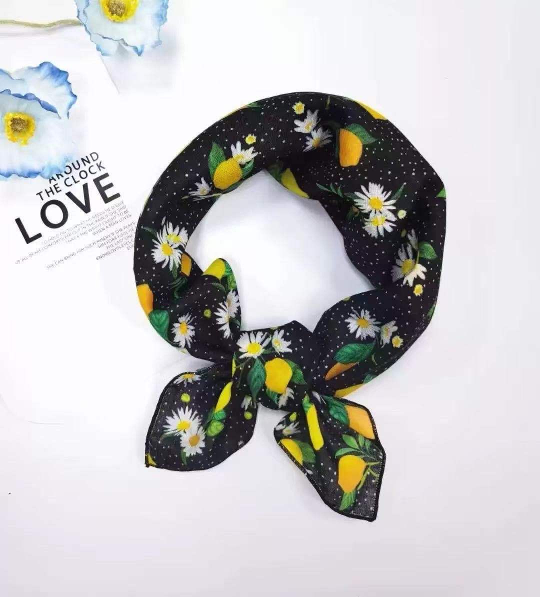 Daisy Scarf F3256