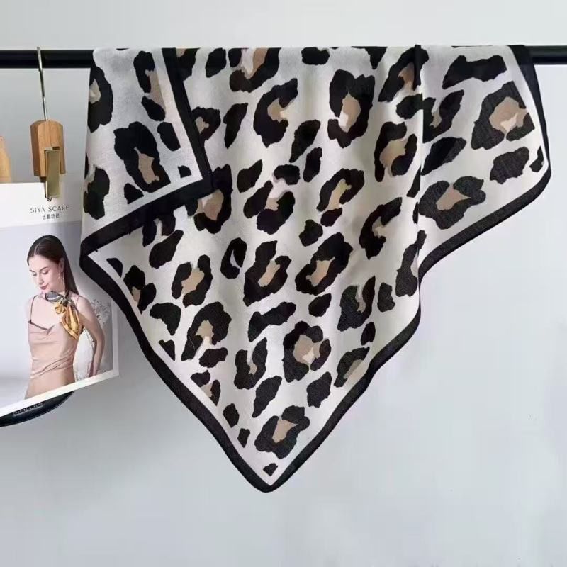 Animal Scarf F3227