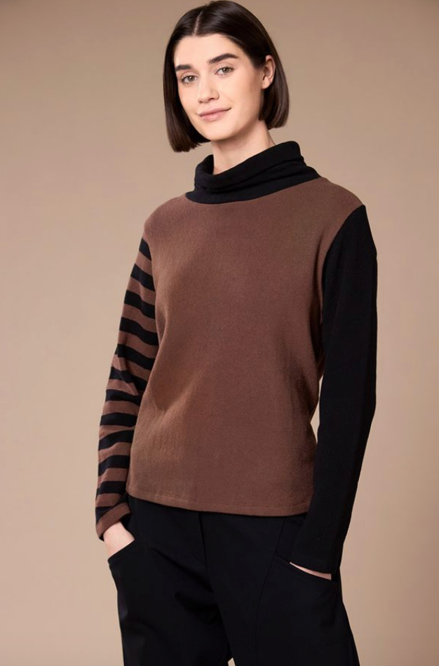 Peruzzi Stripe Fleece Top W26147