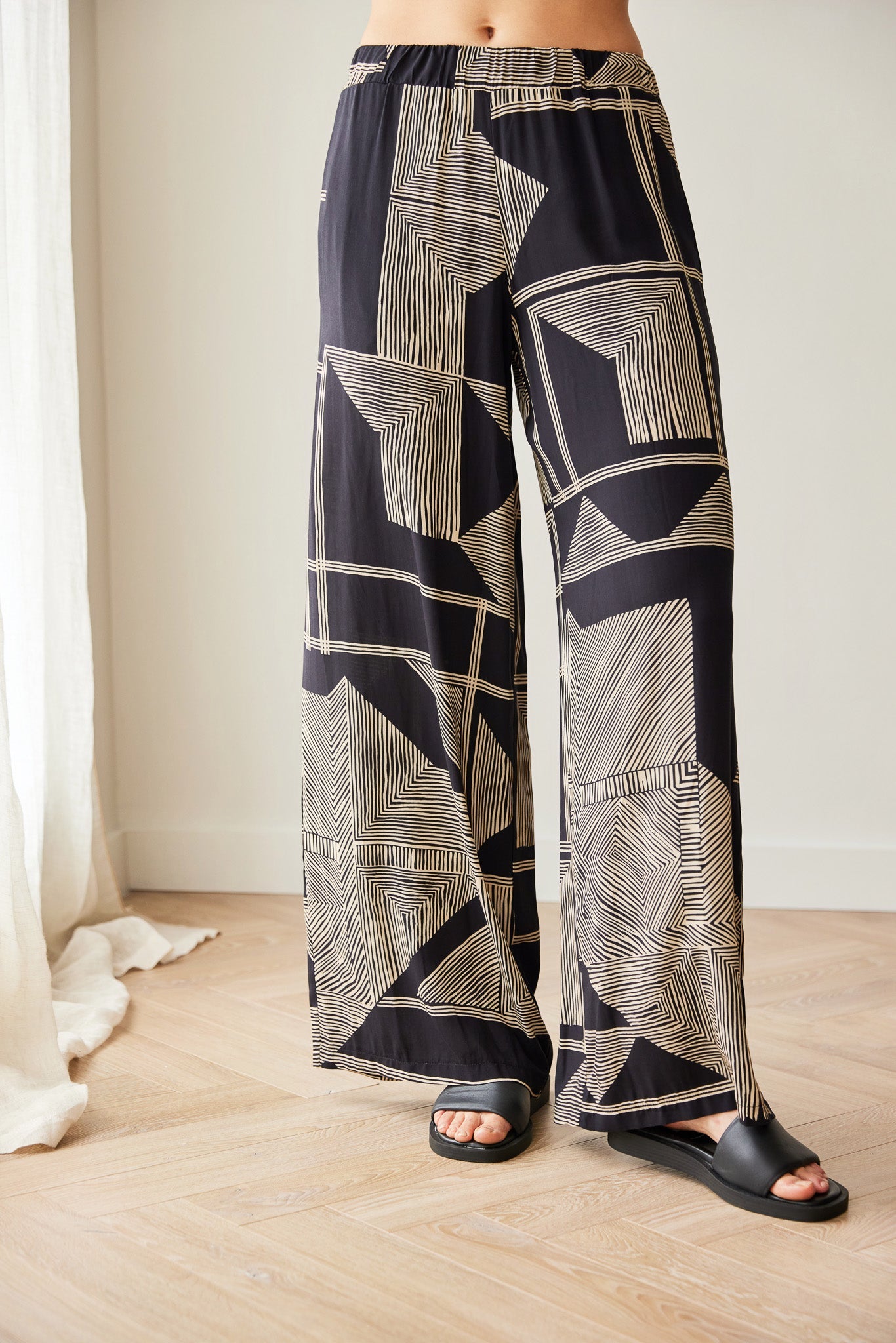 Peruzzi Geo Print Trousers S26519